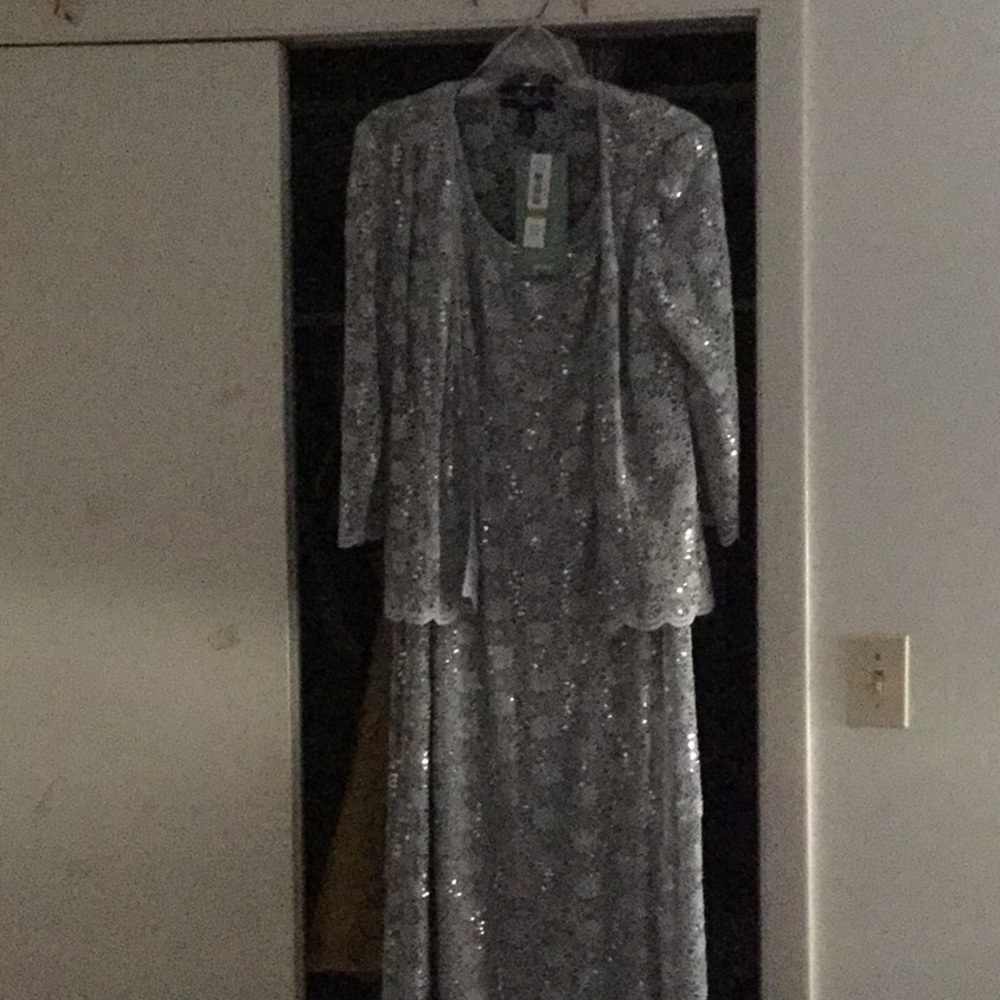 Two piece R&M Richards cocktail dress with tags
